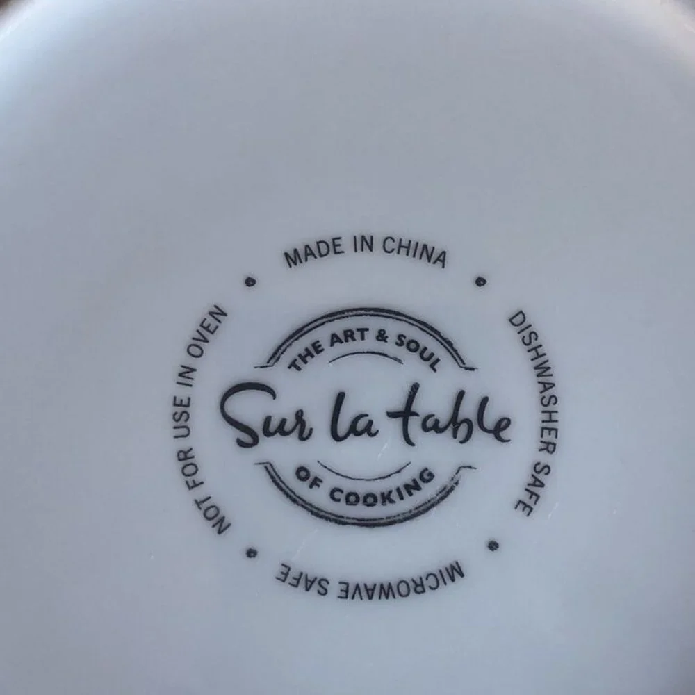 🎄 NWT Set of 4 Adorable Sur La Table Christmas Snow Globe Snowman Plates 7.5